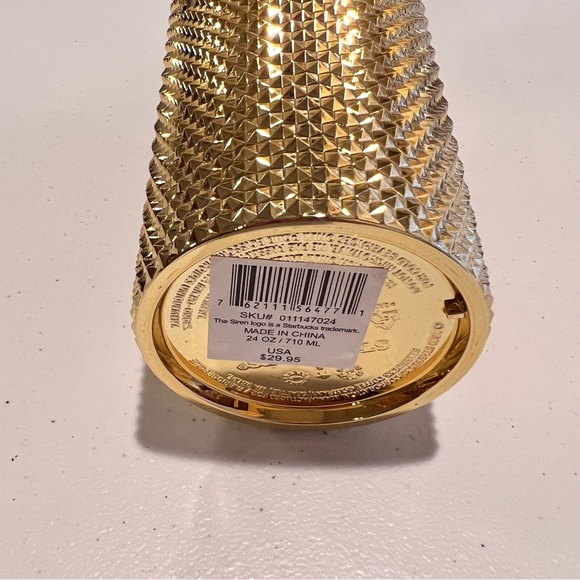 🌟🎰🌟 VENTI Las Vegas Starbucks cup. Gorgeous! Never used! 24oz Gold ṧ℘ᾰԻкʆ⑂! - Picture 8 of 15